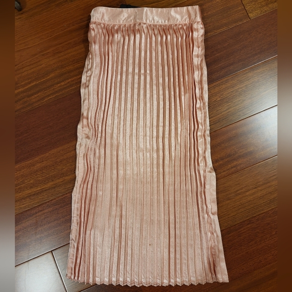 Nwt Satin Pleat Midi Skirt - Picture 2 of 9